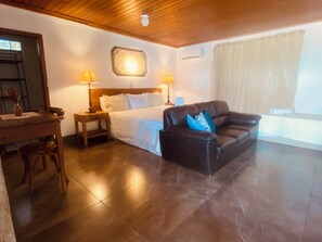 Exclusive Triple Room | Free WiFi, bed sheets - POUSADA CHARLOTTE 2 (Tiradentes)
