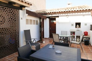 Outdoor dining - NO. 4 - Tosca Stone Elegance: Historic Rooftop Retreat in the Heart of Javea (Xàbia)