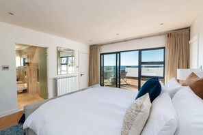 5 habitaciones, escritorio, tabla de planchar con plancha y wifi