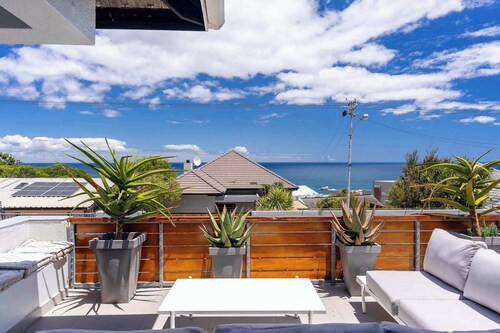 Camps Bay Deluxe - Luxury villa with pool