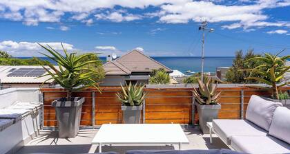 Camps Bay Deluxe - Luxury villa with pool