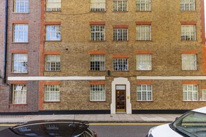 Exterior - Charming Chelsea Flat with Garden & Style (London)