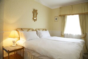 Room - Traditional 2-bed retreat steps from Victoria (London)