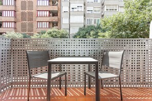 Outdoor dining - SAGRADA FAMILIA (Barcelona)