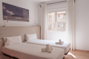 3 makuuhuonetta, silitysrauta/-lauta, ilmainen Wi-Fi, vuodevaatteet