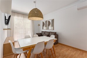 Dining - SAGRADA FAMILIA (Barcelona)