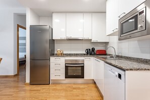 Fridge, microwave, oven, dishwasher