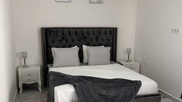 2 bedrooms, iron/ironing board, free WiFi, bed sheets