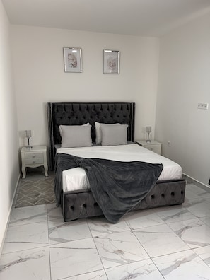 2 bedrooms, iron/ironing board, free WiFi, bed sheets - Appartement Oran 100m2 Tout Équipé (Oran)