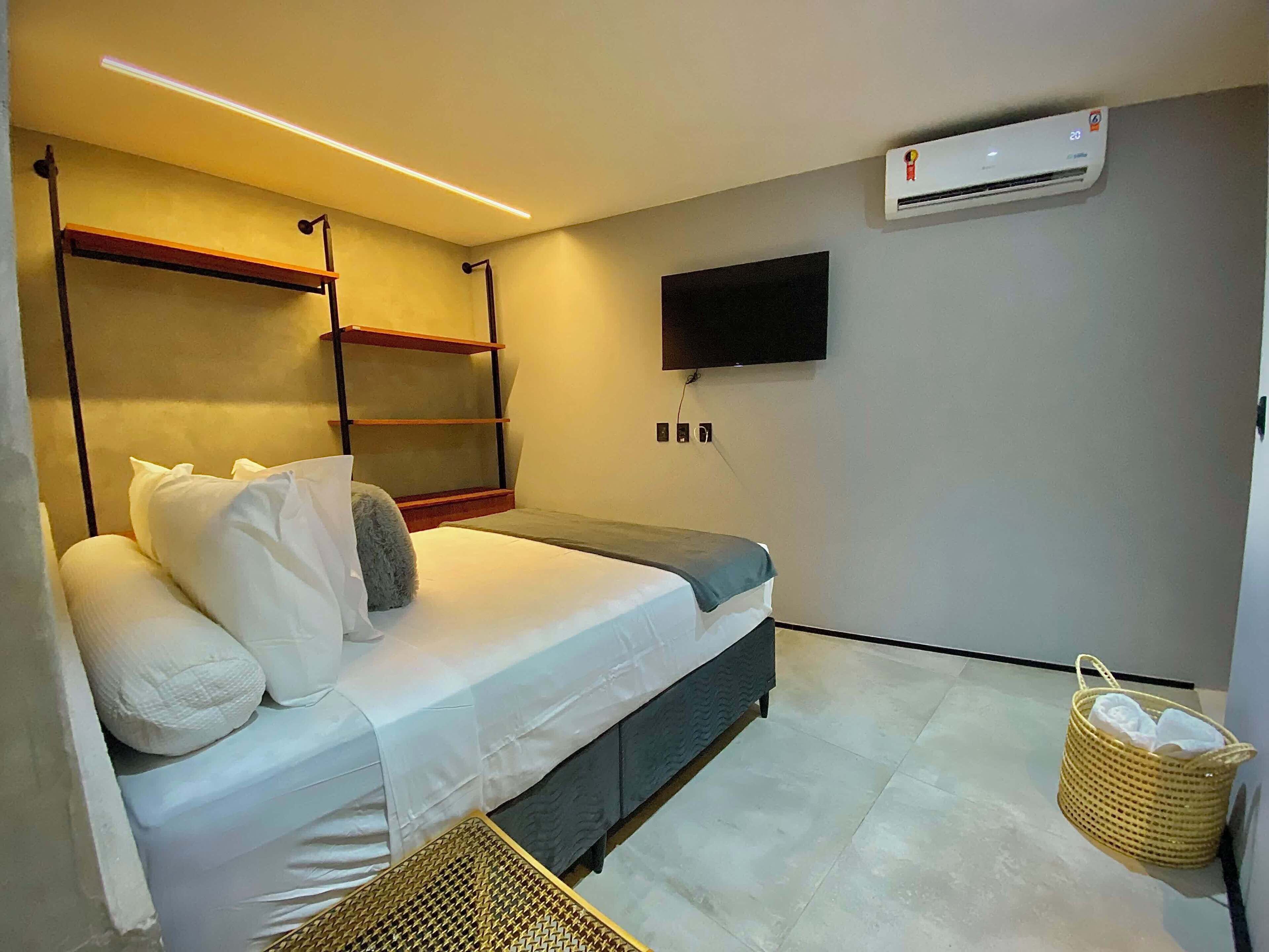 Rom – deluxe | 1 soverom, safe på rommet, blendingsgardiner og wi-fi (inkludert)