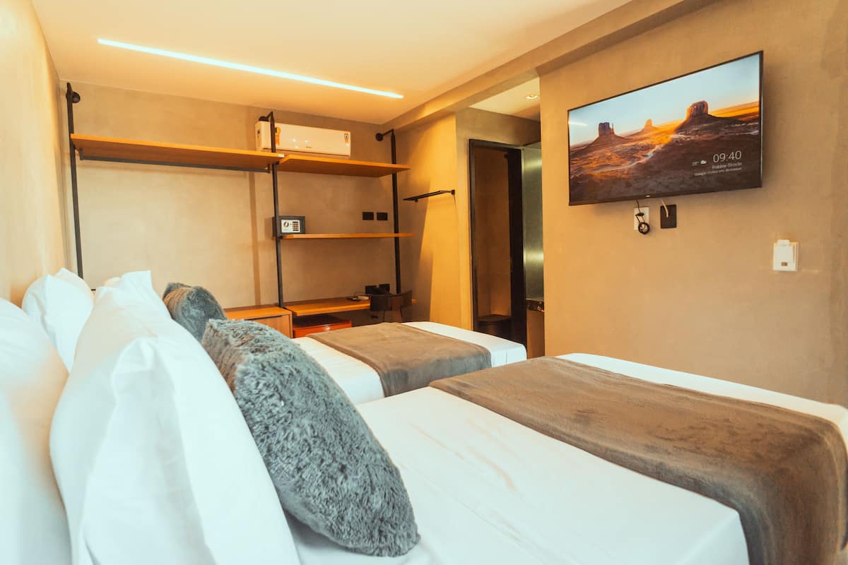 1 bedroom, in-room safe, laptop workspace, blackout curtains