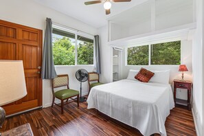 6 bedrooms, Internet, bed sheets - Snowbird-friendly home near the beach with patio, grill, outdoor dining area (Keaau)