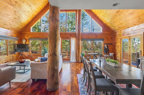 Expansive Lake House/Private Dock/Stunning Views/Family & Pet Friendly