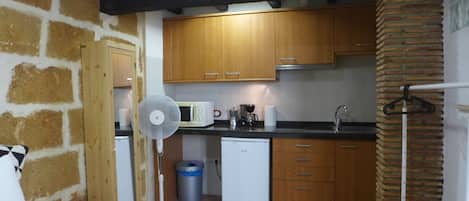 Desk, iron/ironing board, free WiFi, bed sheets