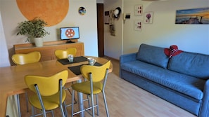 Departamento, 1 habitación, balcón, vista al jardín | Comedor