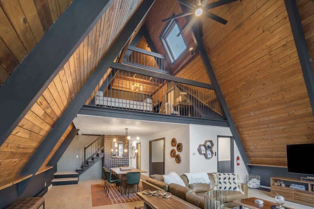 TV, fireplace, offices