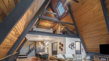 Télévision, cheminée, espaces bureaux