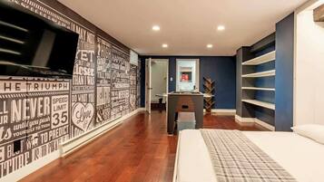 3 bedrooms, iron/ironing board, travel crib, WiFi