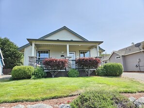 Exterior - Single-Level Retreat-BBQ & King Bed!! Tesla Charger & WIFI! Pet-Friendly! (Rockaway Beach)