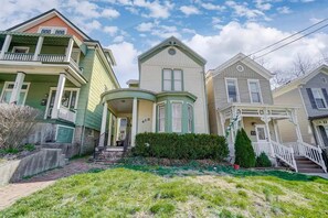 Exterior - Renovated Vintage Chic Oasis - Urban Homestead, 8 Min Downtown Access! (Cincinnati)