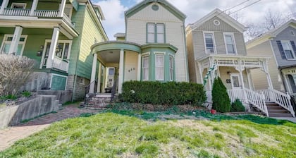 Renovated Vintage Chic Oasis - Urban Homestead, 8 Min Downtown Access!