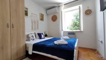 Standard Double Room | In-room safe, soundproofing, iron/ironing board, free WiFi