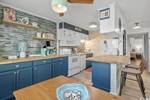 Private kitchen - Beautiful Coastal Retreat in North Myrtle Beach - Steps from the Ocean (North Myrtle Beach)
