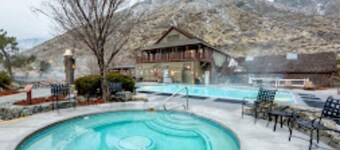 Stunning, sought after David Walley's Amazing Resort in the beautiful mountains!