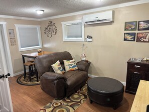 Smart TV, DVD player, books, video library - The Fishing Hole #4 Near Town (Bryson City)