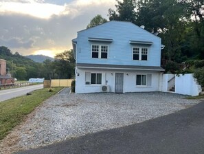 Exterior - The Fishing Hole #4 Near Town (Bryson City)