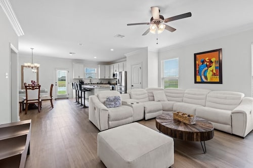 Sweet Life Family Haven by the Pondside  -  WCN232