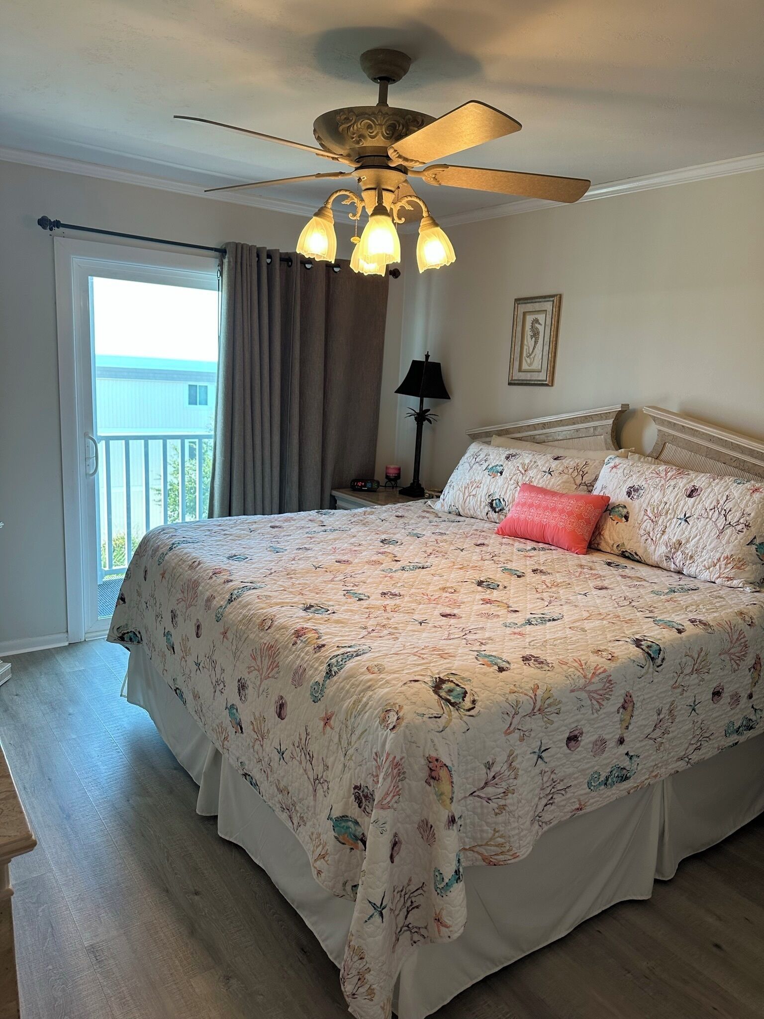 3 slaapkamers, een strijkplank/strijkijzer, gratis wifi