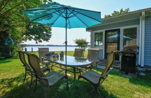 Outdoor dining - Game Themed Fun! Boats+Beach+King Bd+EV Chrgr (Montross)