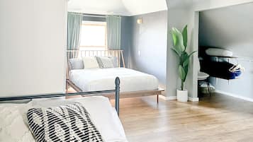 3 bedrooms, iron/ironing board, travel crib, free WiFi