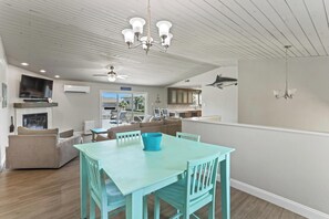 Interior - Pensacola Bay View w/Dock, game room and kayaks included! (Gulf Breeze)