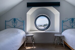 2 quartos, ferros/tábuas de passar roupa, Wi-Fi, roupa de cama