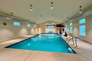 Pool - 2910 - Dolphin's Den, Oceanfront Condo in Beautiful Duck. (Duck)
