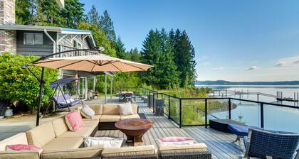 Waterfront Allyn Retreat w/ Guest House & Beach!