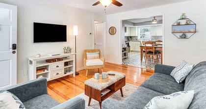 Dog-Friendly Daytona Beach Cottage w/ Patio!