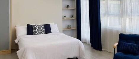 5 bedrooms, desk, iron/ironing board, free WiFi