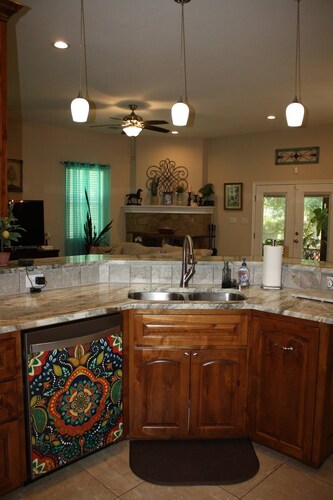 Modern home - quiet neighborhood