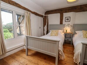 4 bedrooms, individually decorated, individually furnished, free WiFi - 1 White House Cottages (Ross-on-Wye)
