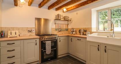 1 White House Cottages