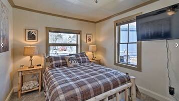 1 habitación, tabla de planchar con plancha, wifi gratis y ropa de cama