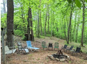 Property grounds - Hot Breakfast in forest mountain cabin (Otto)