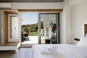 3 bedrooms, desk, iron/ironing board, travel cot - Newly Built Villa in South Rethymno w/Private Pool and BBQ (Mariou)