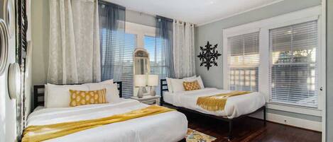 3 عدّة غرف نوم ومكواة/لوح كي وواي فاي مجانًا وملاءات أسرّة