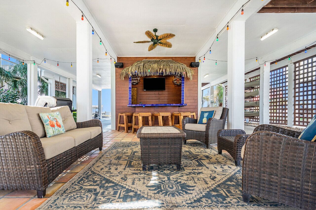 Chiquita Escape - Canal Front Retreat