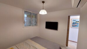 1 habitación, insonorización, tabla de planchar con plancha y wifi 