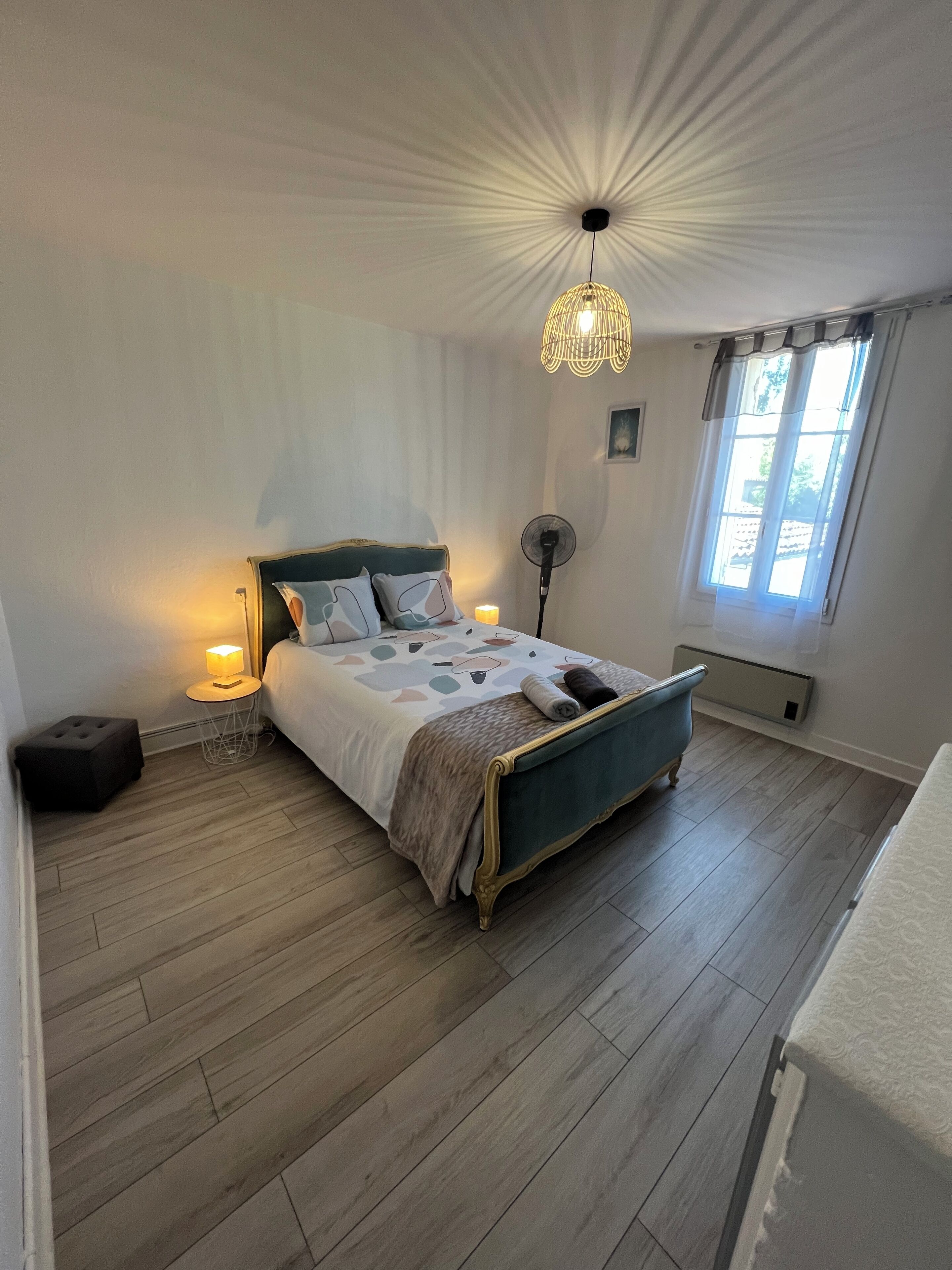 3 chambres, fer et planche à repasser, lit parapluie, Wi-Fi gratuit